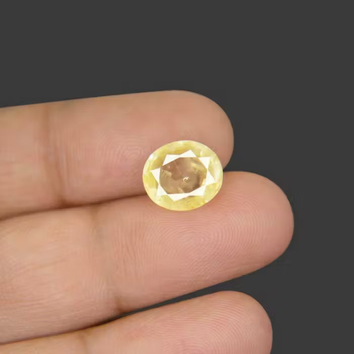 Yellow Sapphire - 6.62 Carat